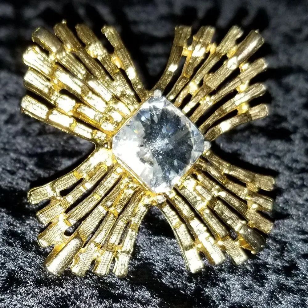 Large Cross Ring Statement Ring SZ 6.5-7 - Picture 3 of 5